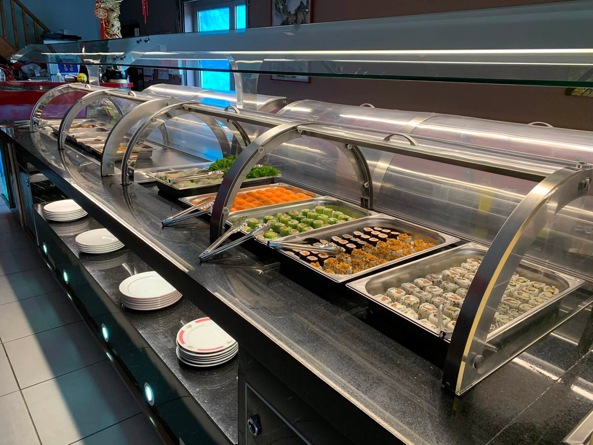 Grand buffet de sushis et makis frais